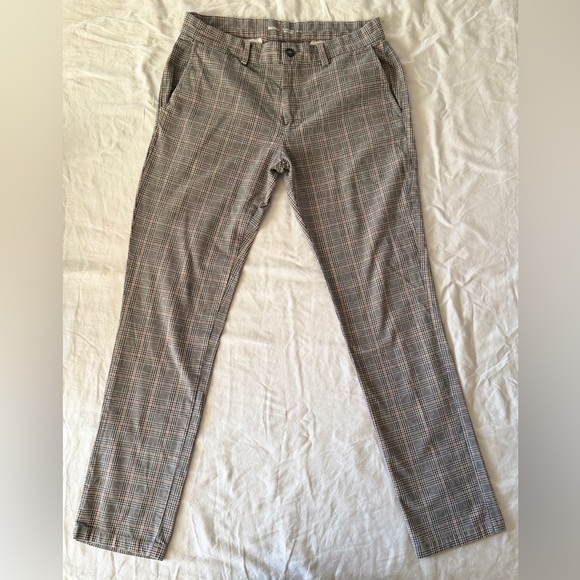✨ Old Navy Ultimate Slim Plaid Pants ✨ - Picture 2 of 9